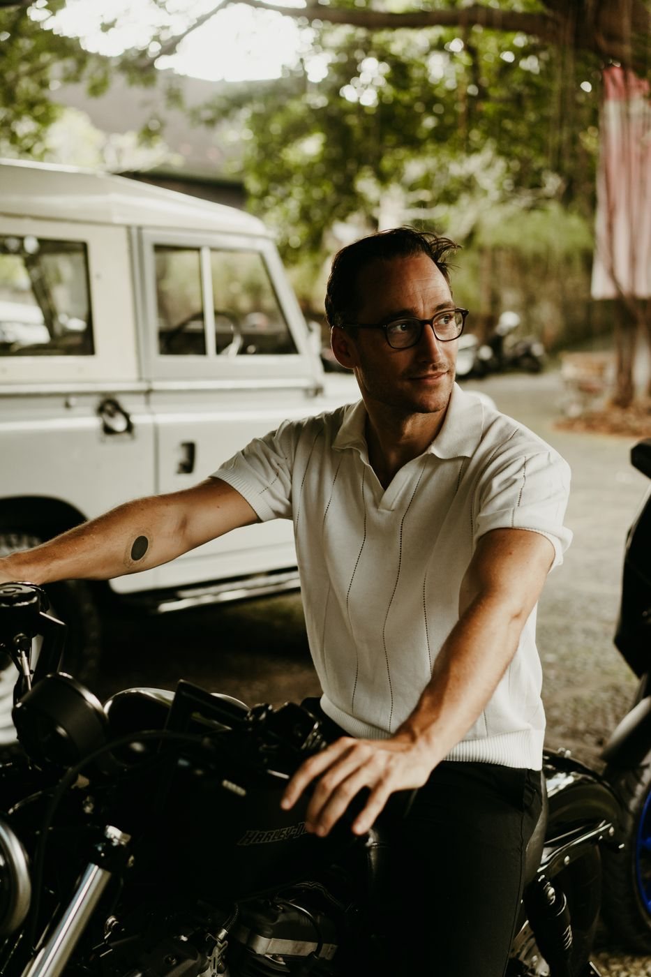 A big part of the work I do with couples is helping them let go of their triggers completely: How to let go of relationship triggers. Jan-Willem van der Heiden, relationship coach, in Bali
