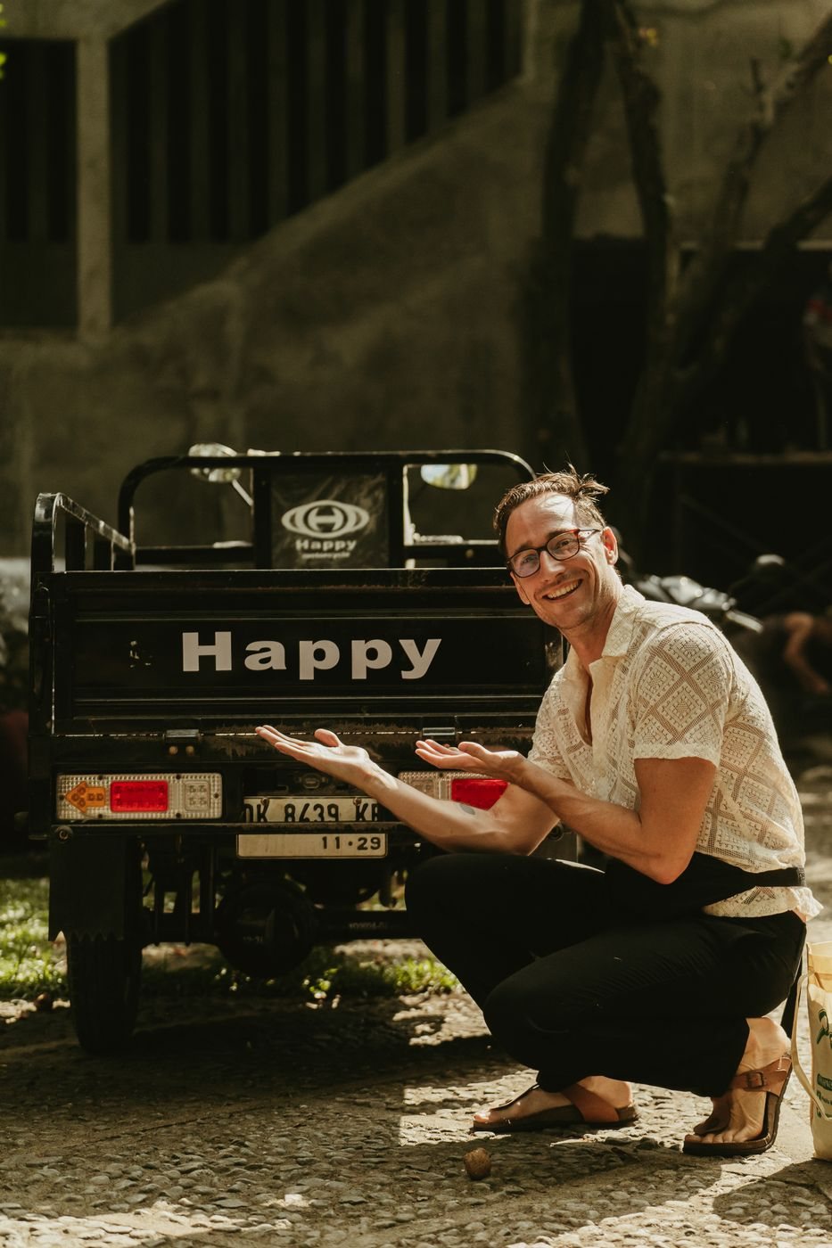 Do you want your partner to feel loved?: How to make your partner feel loved. Jan-Willem van der Heiden, relationship coach, in Bali