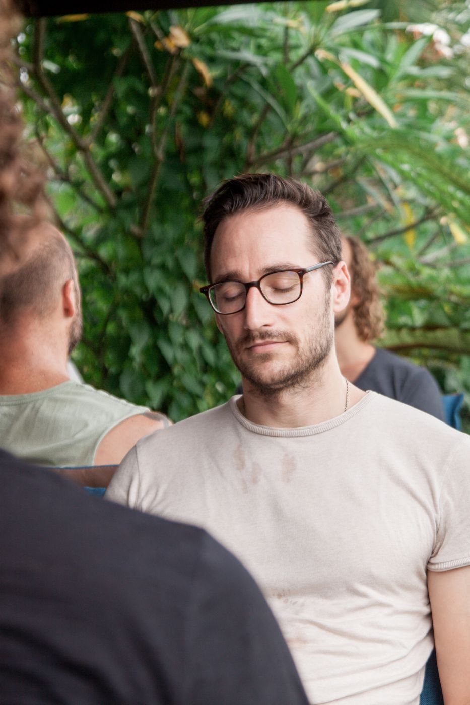 A man I worked with once told me he helped his wife all the time: The mental load in marriage. Jan-Willem van der Heiden listening at a men's retreat, with relationship coach Jan-Willem van der Heiden
